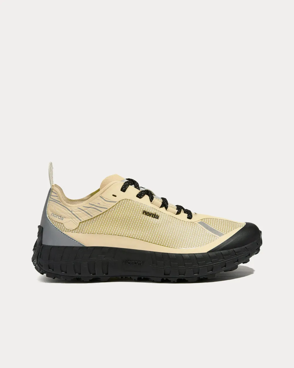 001 Pebble Running Shoes