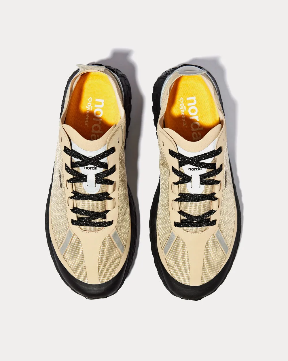 001 Pebble Running Shoes