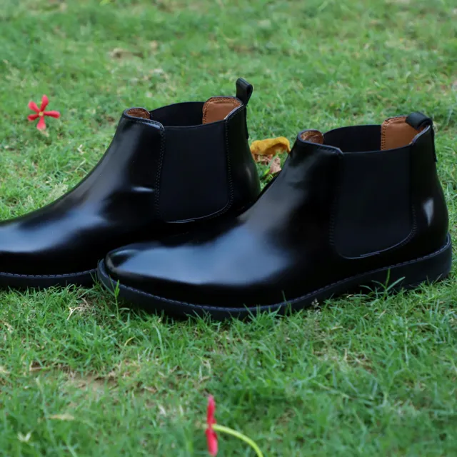 NICHE Black Chelsea Boots